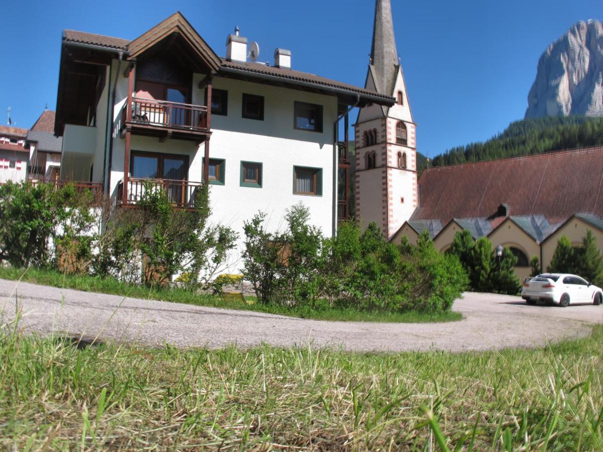 Villa Ula Verda- Apartments Marianna Santa Cristina Val Gardena Exteriör bild